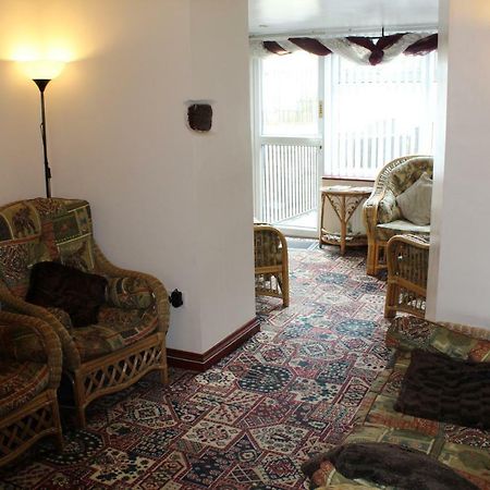 Peakdale Lodge Glossop Exteriör bild