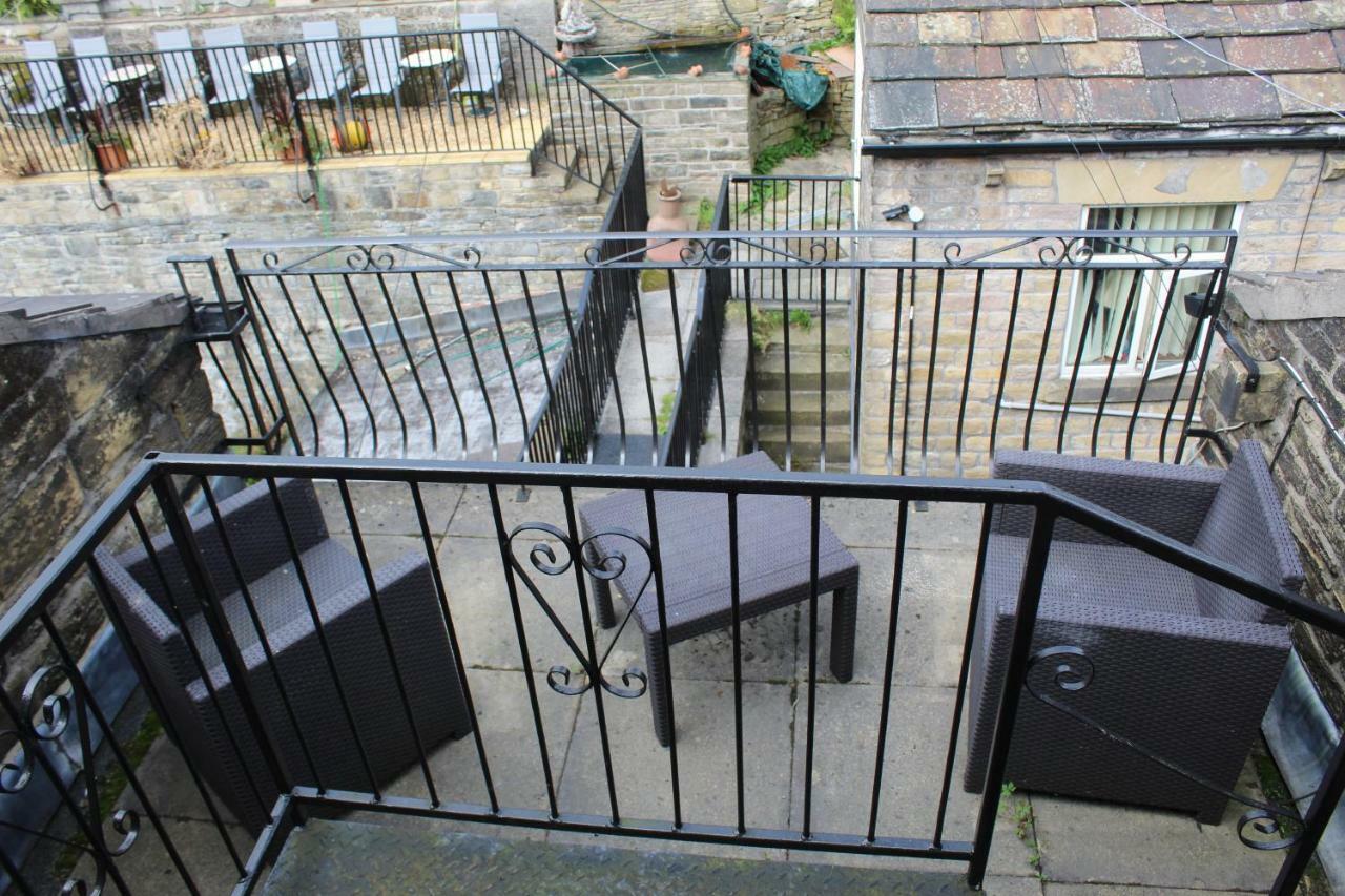 Peakdale Lodge Glossop Exteriör bild