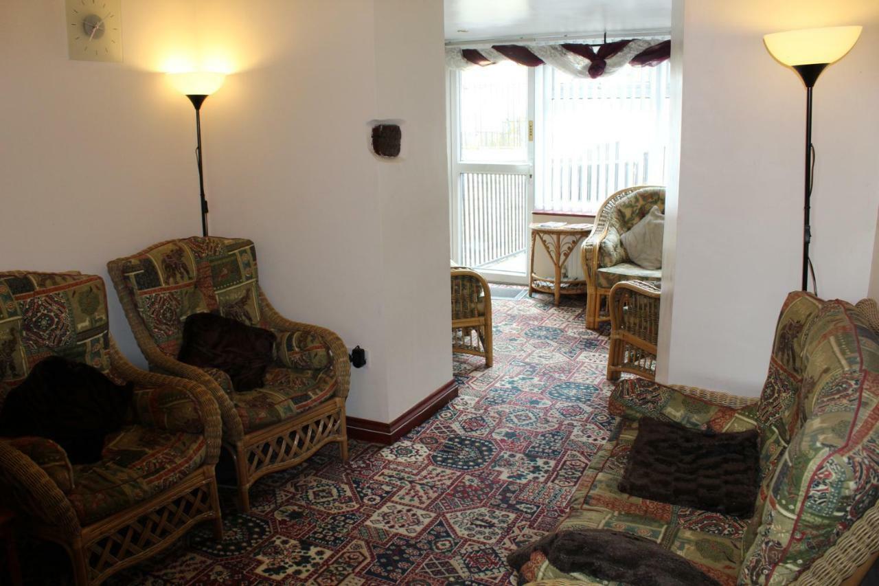 Peakdale Lodge Glossop Exteriör bild